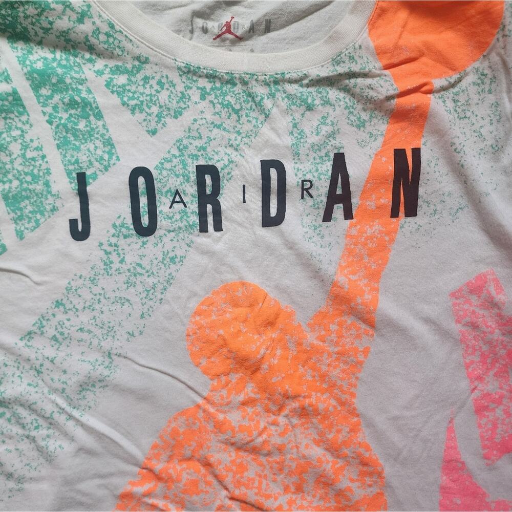 Air Jordan Boy's White Short Sleeve Crewneck Logo Graphic T-Shirt Large L 12-13 - Picture 3 of 8